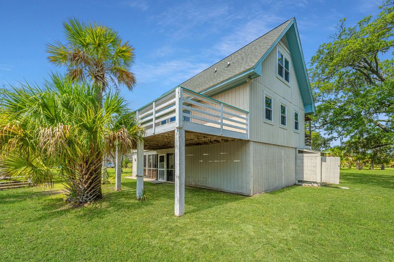 599 Fishing Creek Rd, Edisto Island, SC 29438
