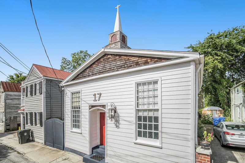 17 Sires St, Charleston, SC 29403