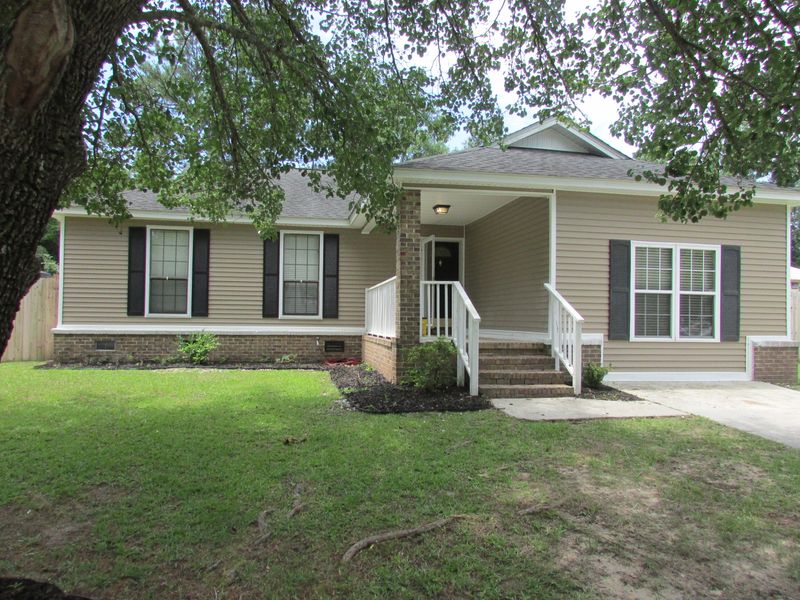 129 Sawmill Dr, Summerville, SC 29483