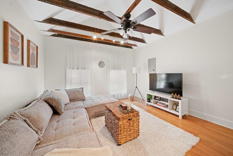 52 Chapel St, Charleston, SC 29403