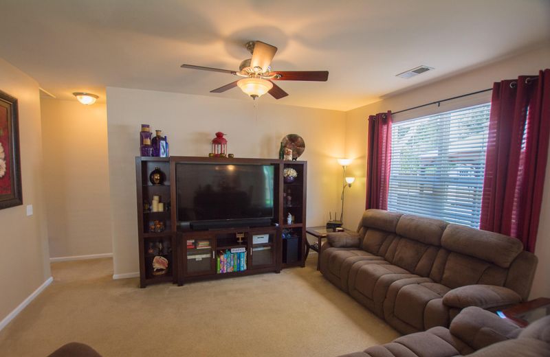 8033 Hyannis Ct, North Charleston, SC 29420