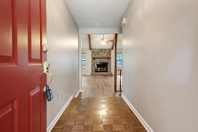227 Mohican Cir, Summerville, SC 29483