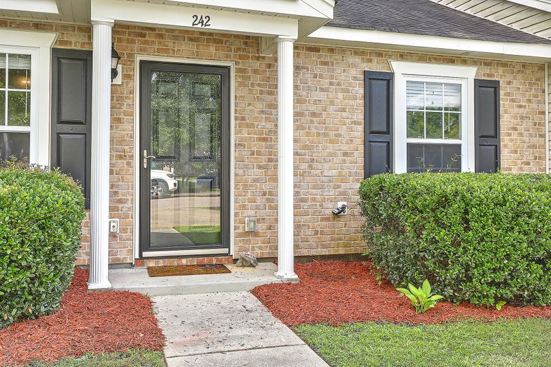 242 Reagan Dr, Summerville, SC 29486
