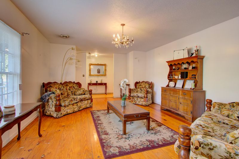 1414 Six Mile Rd, Mount Pleasant, SC 29466