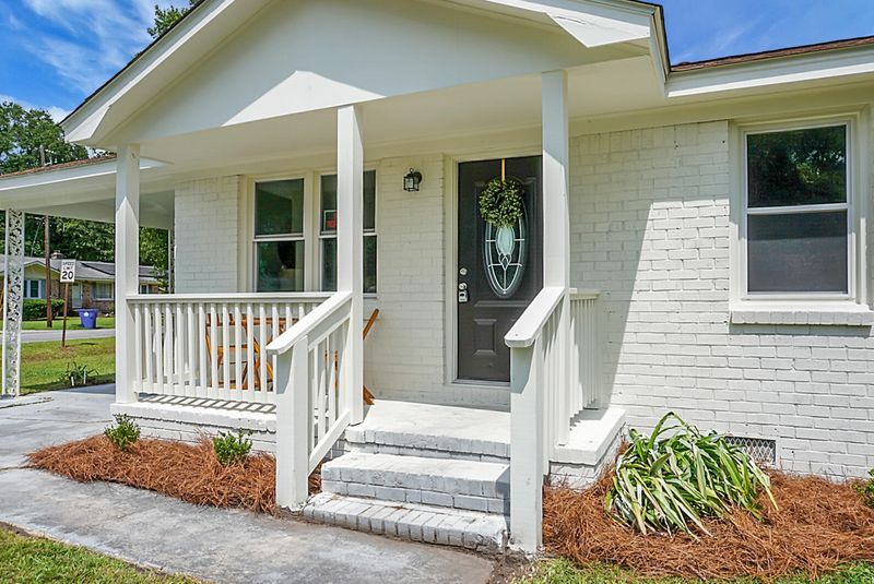 1885 Hazelwood Dr, Charleston, SC 29407