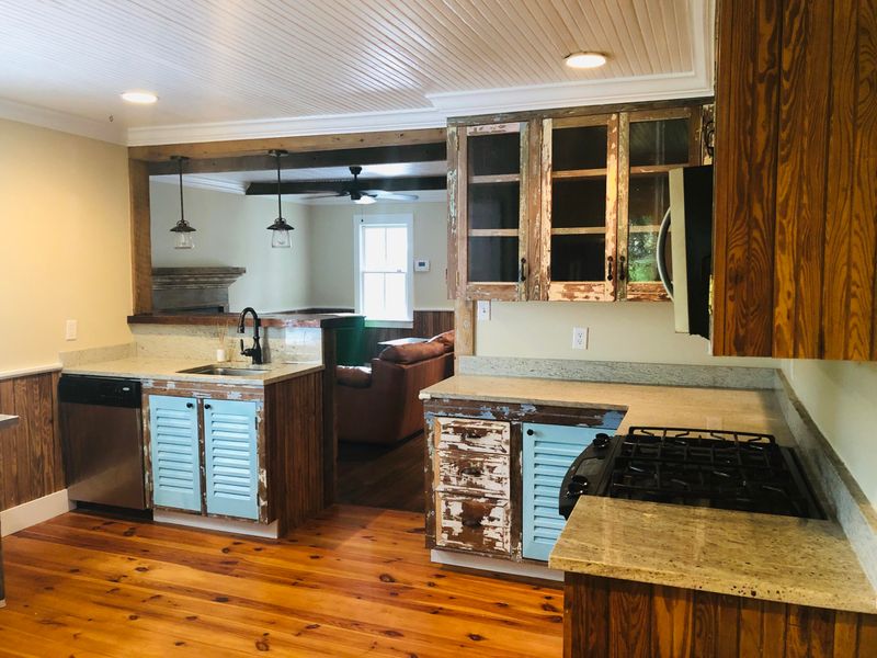 304 Fleming Rd, Charleston, SC 29412