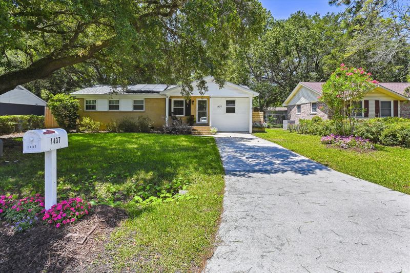 1437 Westway Dr, Charleston, SC 29412