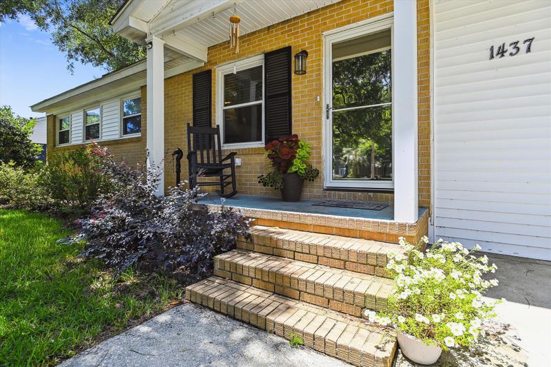 1437 Westway Dr, Charleston, SC 29412