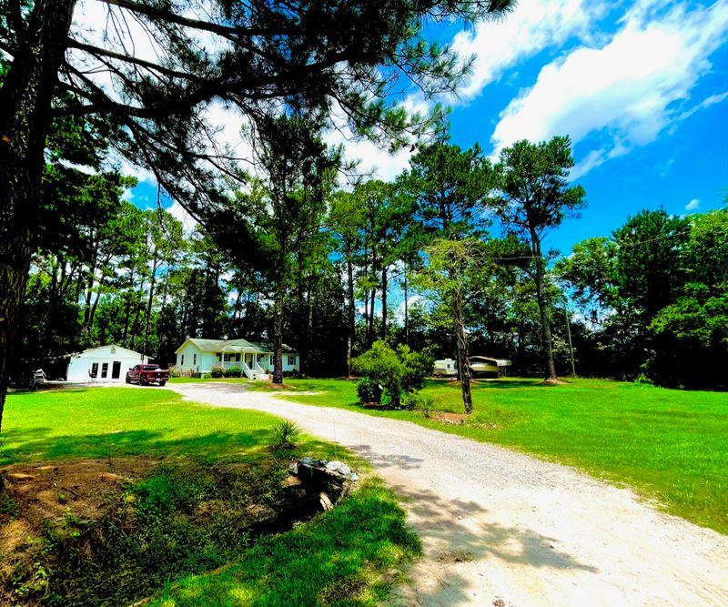 7364 Driggers Rd, Hollywood, SC 29449