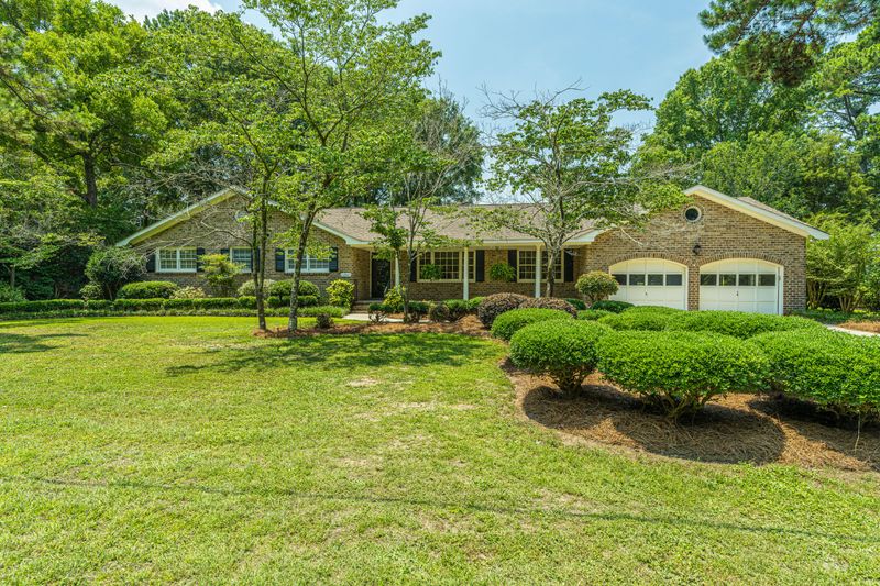 1884 Boone Hall Dr, Charleston, SC 29407