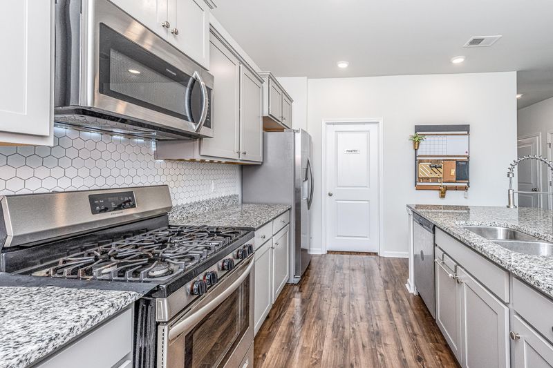155 Greenwich Dr, Summerville, SC 29486