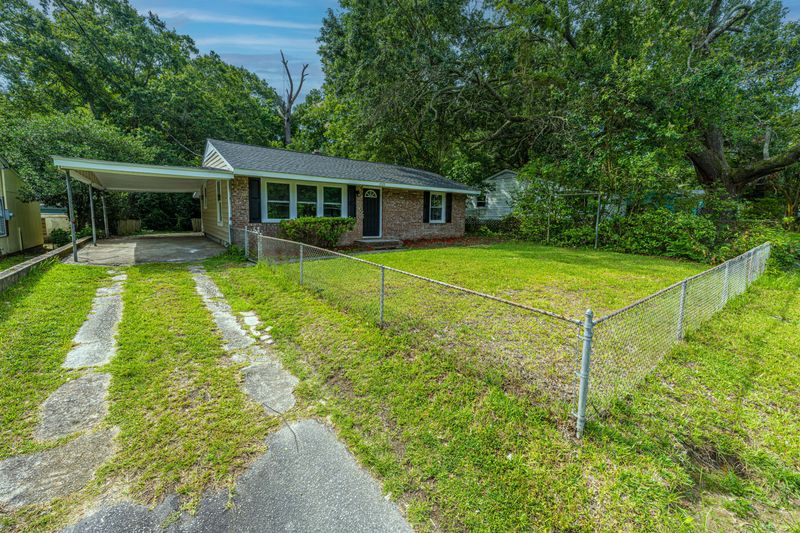 1125 Mount Batten Dr, Hanahan, SC 29410