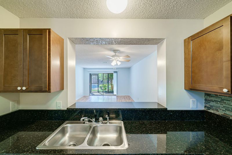 1530 Fort Johnson Rd #2c, Charleston, SC 29412