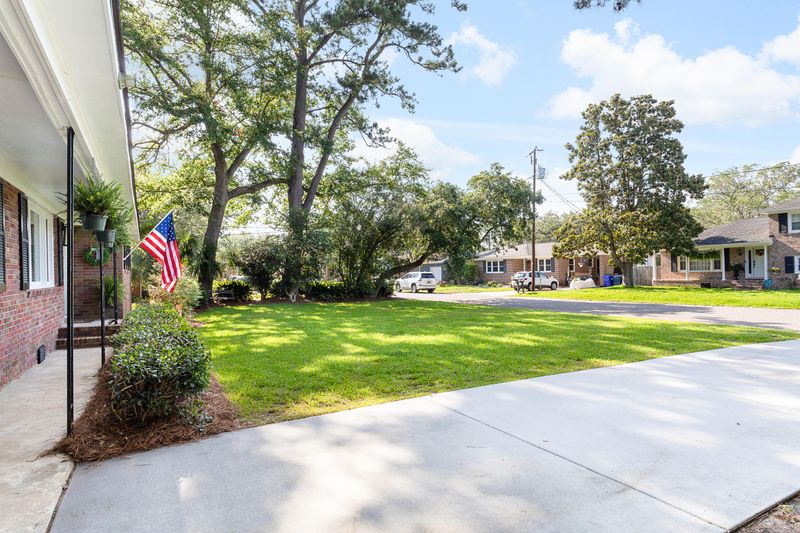 1831 Alice Dr, Charleston, SC 29407