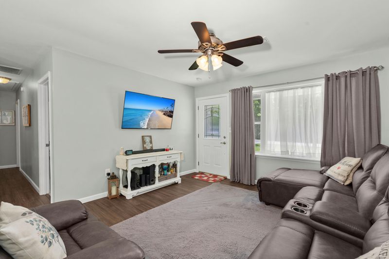 129 Shadow Brook Dr, Summerville, SC 29486