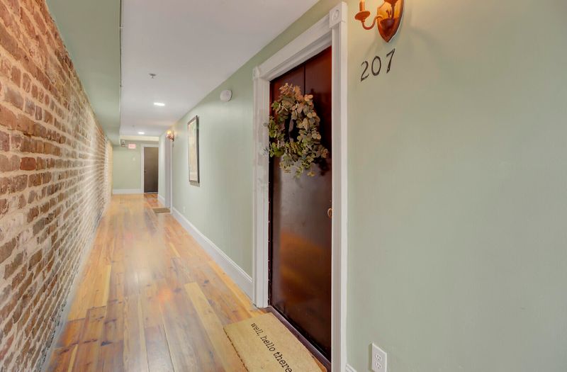 377 King St #207, Charleston, SC 29401