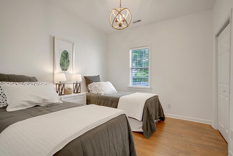 17 Francis St, Charleston, SC 29403