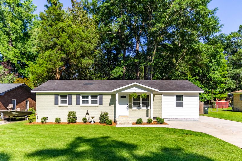 117 Helen Dr, Summerville, SC 29483