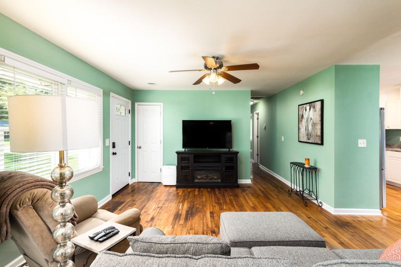 117 Helen Dr, Summerville, SC 29483