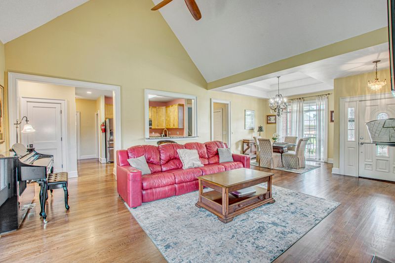 1313 Roma Rd, Hanahan, SC 29410