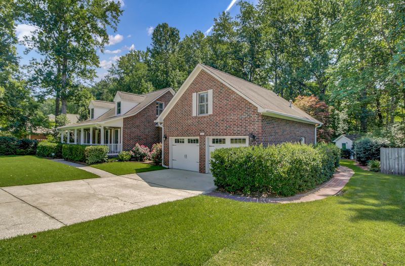 205 King Charles Cir, Summerville, SC 29485