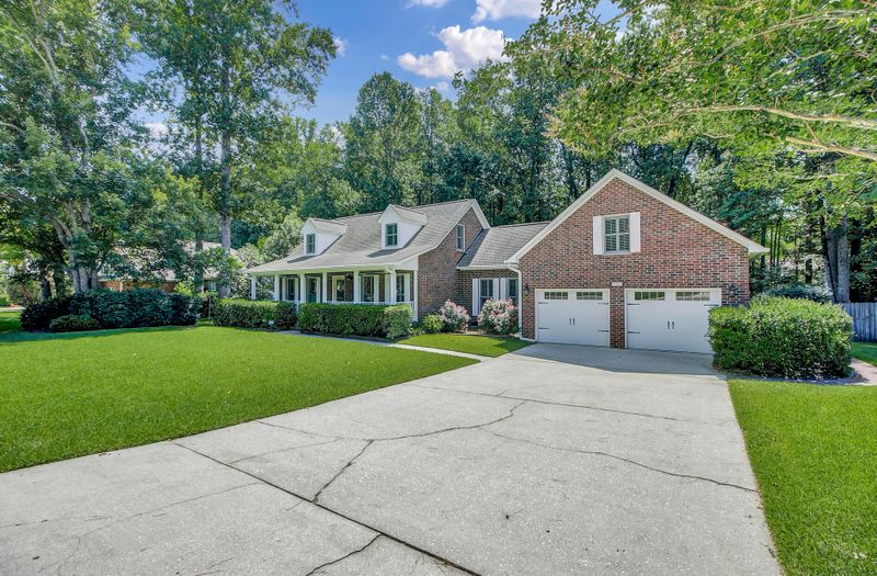 205 King Charles Cir, Summerville, SC 29485