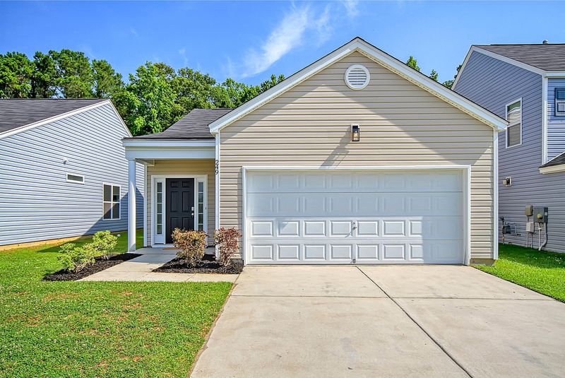 249 Coosawatchie St, Summerville, SC 29485