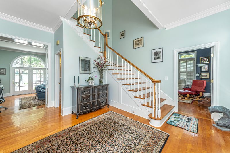 1642 Seignious Dr, Charleston, SC 29407