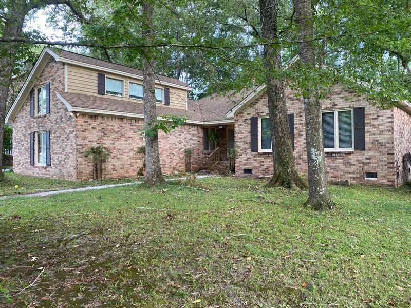 106 Boone Dr, Summerville, SC 29483