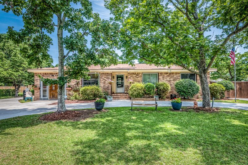 1354 Camp Rd, Charleston, SC 29412