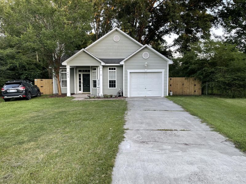 443 Madeline Dr, Goose Creek, SC 29445