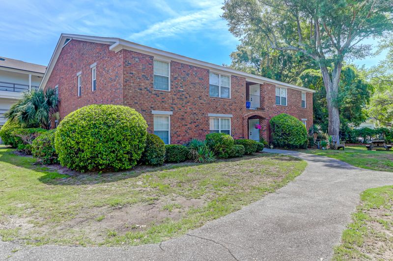 1240 Fairmont Ave #17, Mount Pleasant, SC 29464