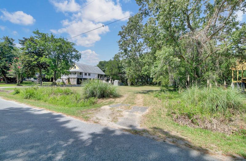 1580 Periwinkle Dr, Mount Pleasant, SC 29466