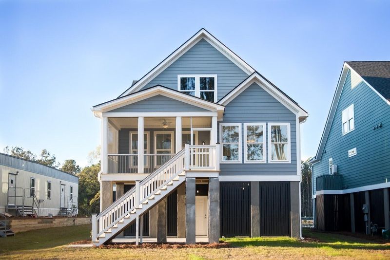 525 Spring Hollow Dr, Charleston, SC 29492