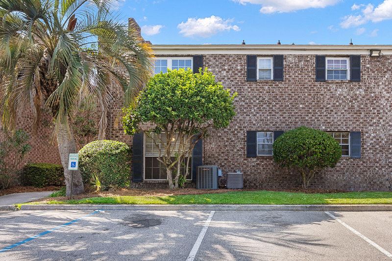 867 Colony Dr #F101, Charleston, SC 29407