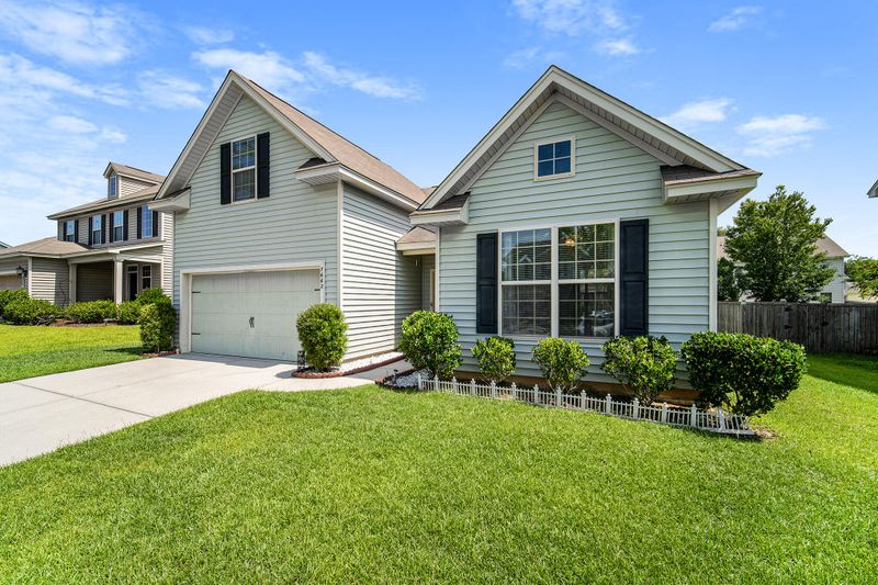 7662 Kinston St, North Charleston, SC 29418