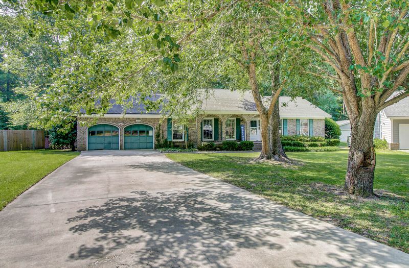 105 Huntsman Ct, Summerville, SC 29485