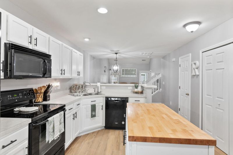 192 Darcy Ave, Goose Creek, SC 29445