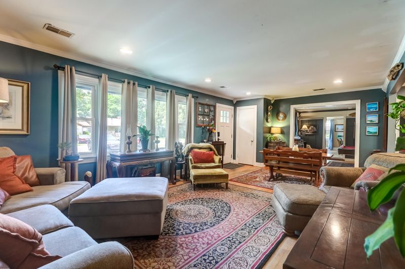 354 Howle Ave, Charleston, SC 29412