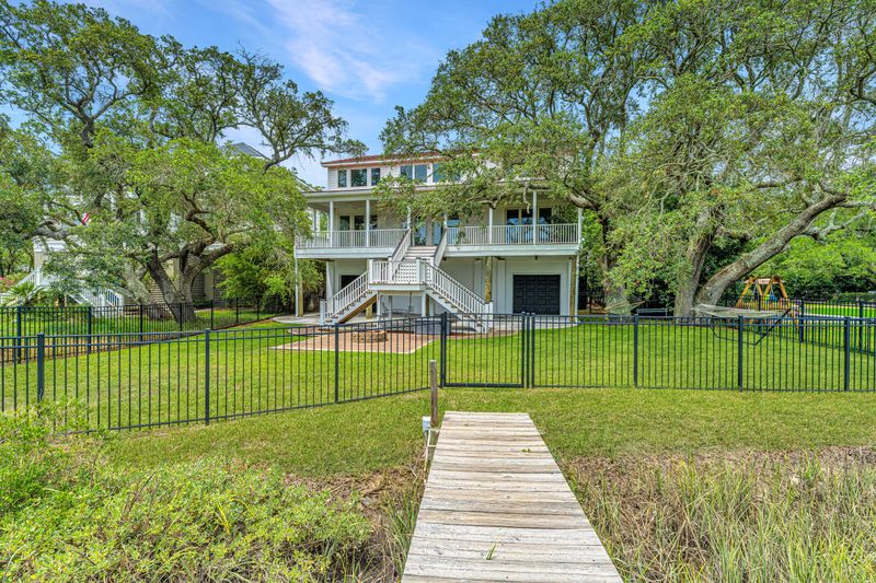 675 Cedar Point Dr, Charleston, SC 29412
