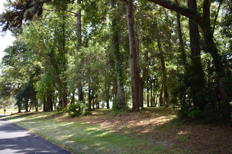 7898 Pelican Bay Dr, Awendaw, SC 29429