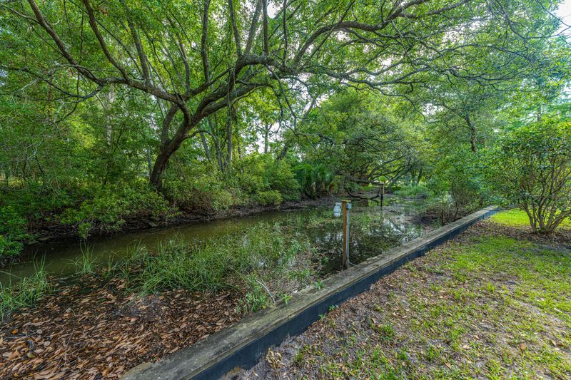 49 Oyster Point Row, Charleston, SC 29412