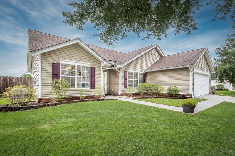 7260 Sweetgrass Blvd, Hanahan, SC 29410