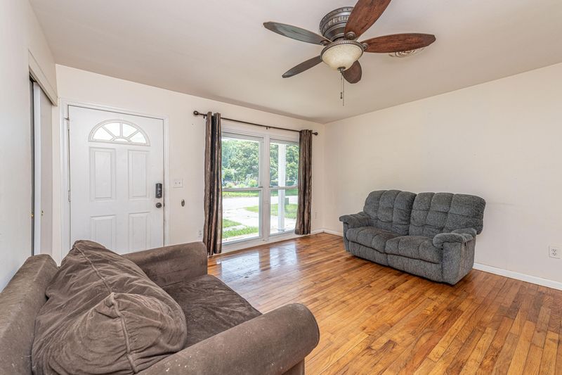 108 Realtor Rd, Goose Creek, SC 29445