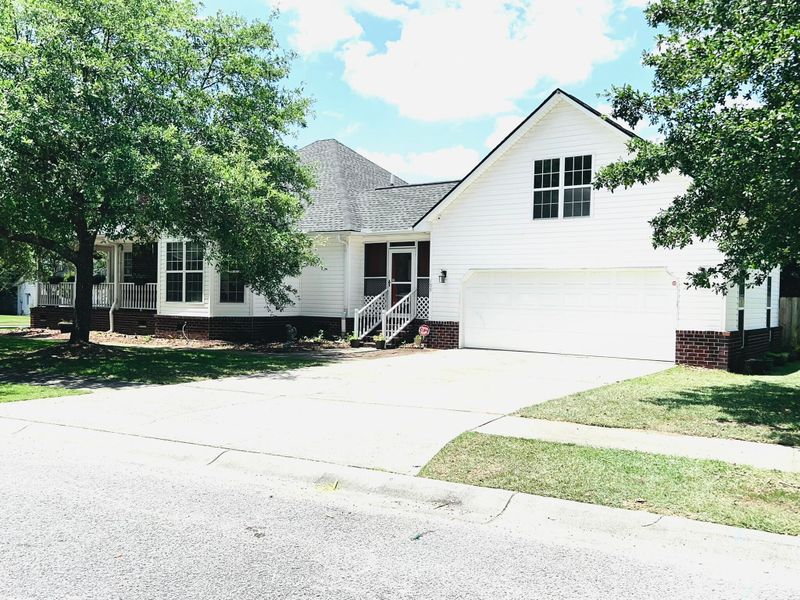 109 Winding Rock Rd, Goose Creek, SC 29445