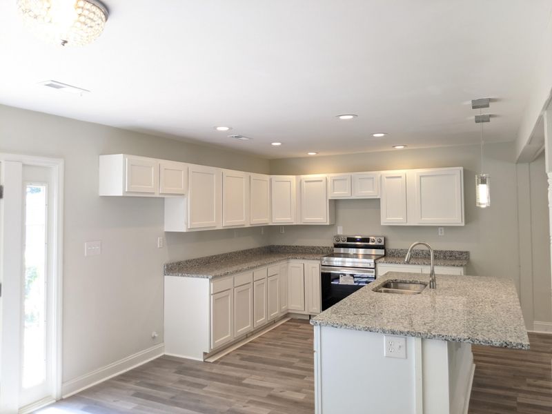 147 Stratton Dr, North Charleston, SC 29420