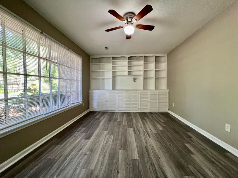 301 Logan Dr, Summerville, SC 29483