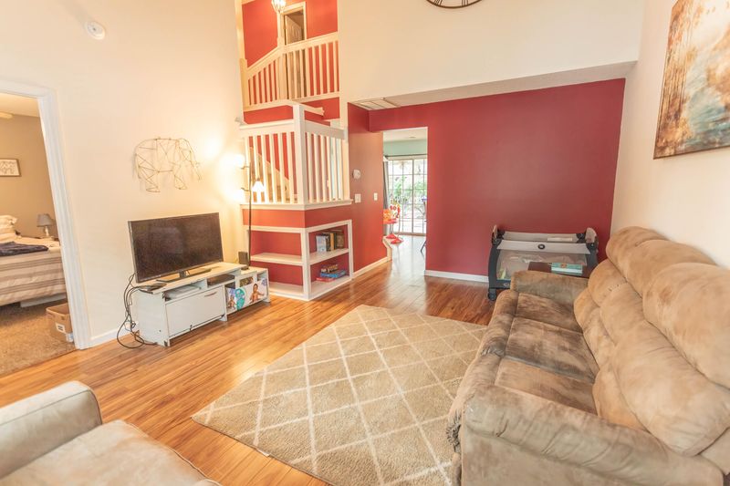 8086 Shadow Oak Dr, North Charleston, SC 29406