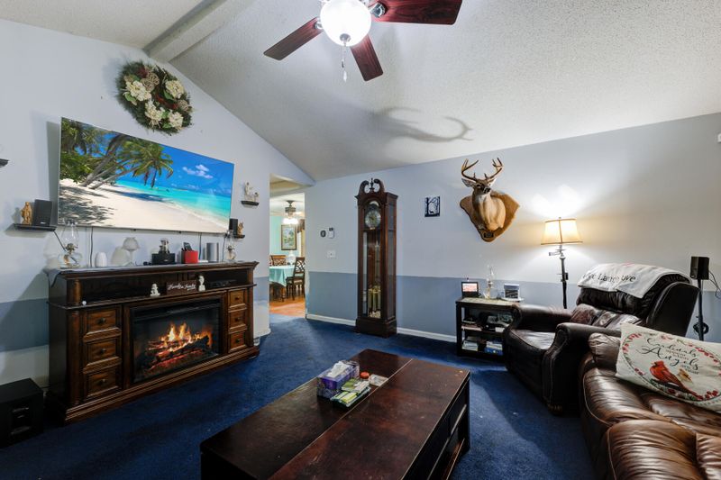 102 Sprucewood Dr, Summerville, SC 29485