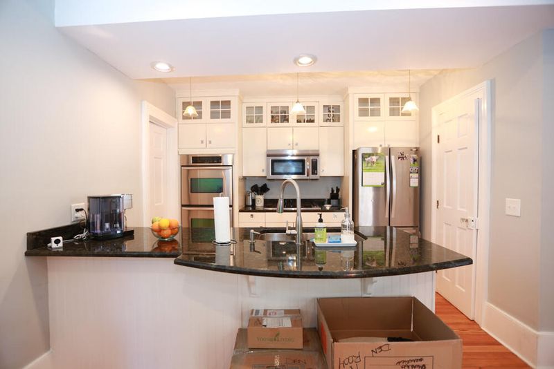 166 Tradd St, Charleston, SC 29401